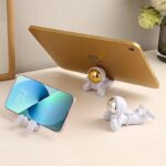 Astronaut Figurine Creative Phone Stand Holder Desk Accessories Tabletop Statue for Gift Gifting Items, Cool Cell Phone Stand for Smartphones Tablet (Golden) - Image 4