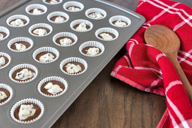 Nordic Ware 52822 12 Cavity Bundt Aluminum Mini Cupcake Pan